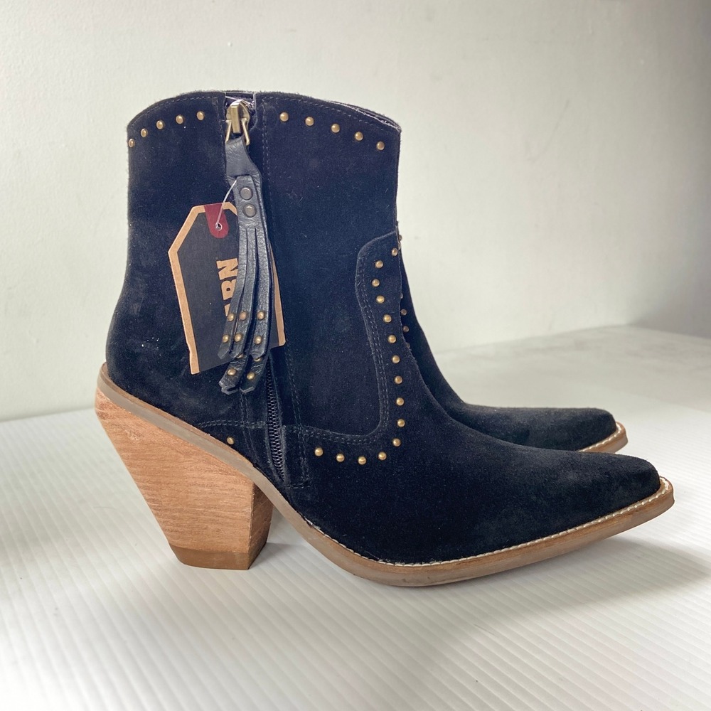 Dingo Classy N Sassy Western Booties Black Suede Studs Heeled Womens 9 NWT‎